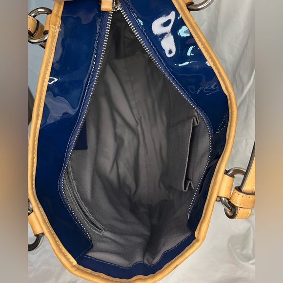 COACH Peyton Embossed Signature Logo Patent Leather Navy Tote Bag - Picture 14 of 15